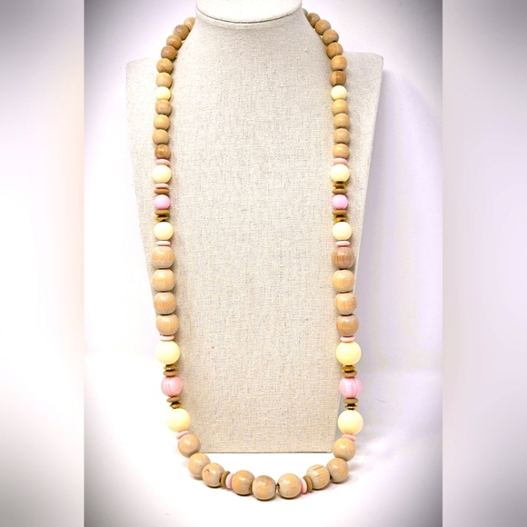 Vintage Jewelry - Vtg Beaded Wood and Acrylic Necklace with Pastel Accents